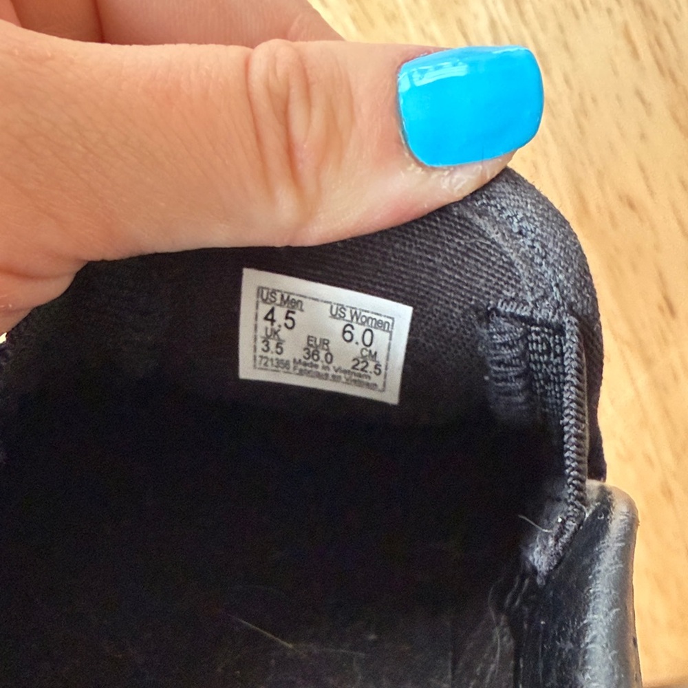 Vans Women’s  Black Slip-On Shoes - Picture 4 of 4